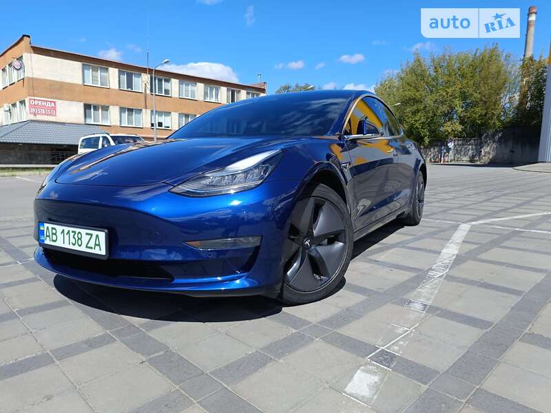 Седан Tesla Model 3 2020 в Виннице