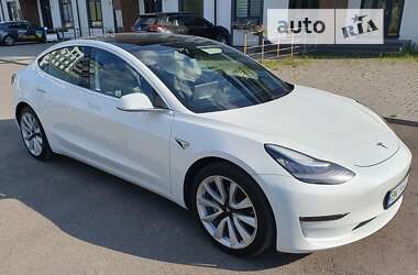 Седан Tesla Model 3 2020 в Рівному