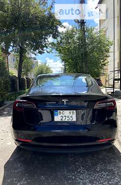 Седан Tesla Model 3 2018 в Львові