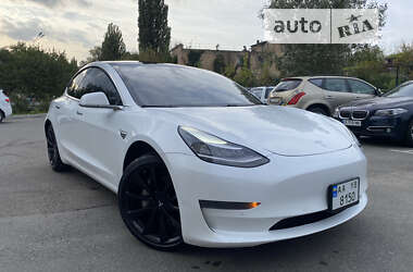 Седан Tesla Model 3 2019 в Киеве