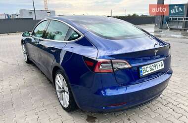 Седан Tesla Model 3 2019 в Львове