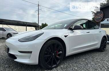 Седан Tesla Model 3 2021 в Мукачево