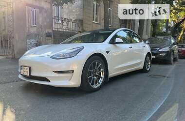 Седан Tesla Model 3 2021 в Сумах