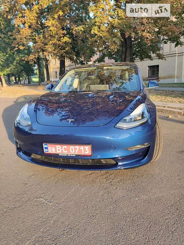 Седан Tesla Model 3 2019 в Николаеве