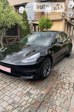 Седан Tesla Model 3 2019 в Черновцах