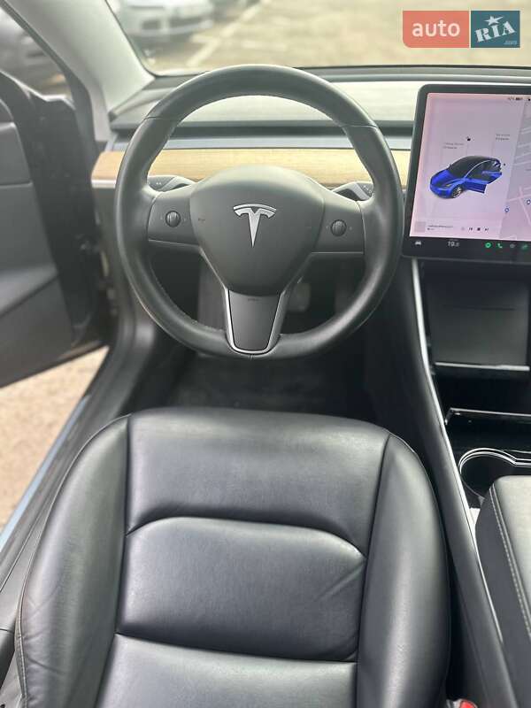 Седан Tesla Model 3 2019 в Києві