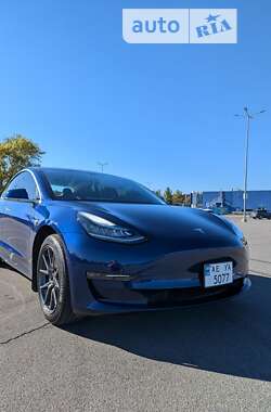 Седан Tesla Model 3 2019 в Дніпрі