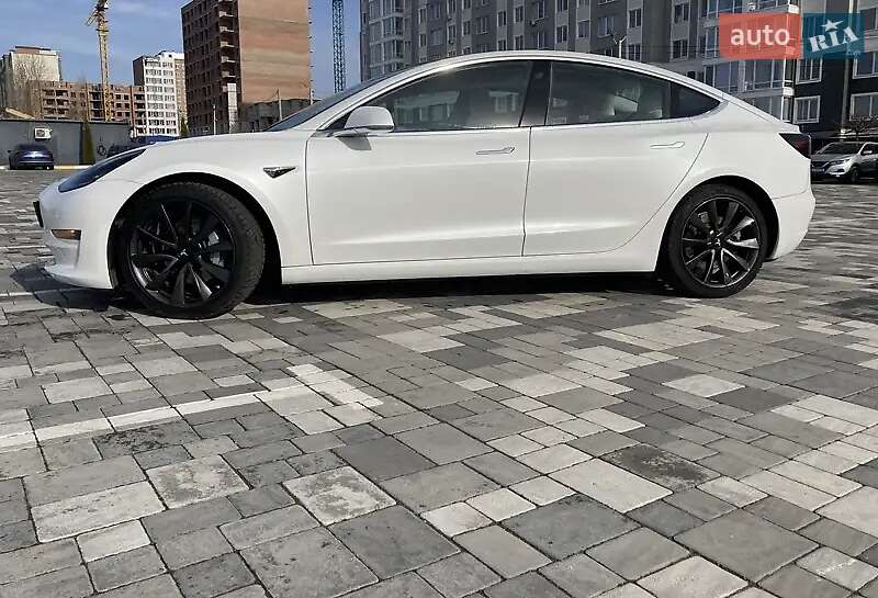 Седан Tesla Model 3 2019 в Білій Церкві