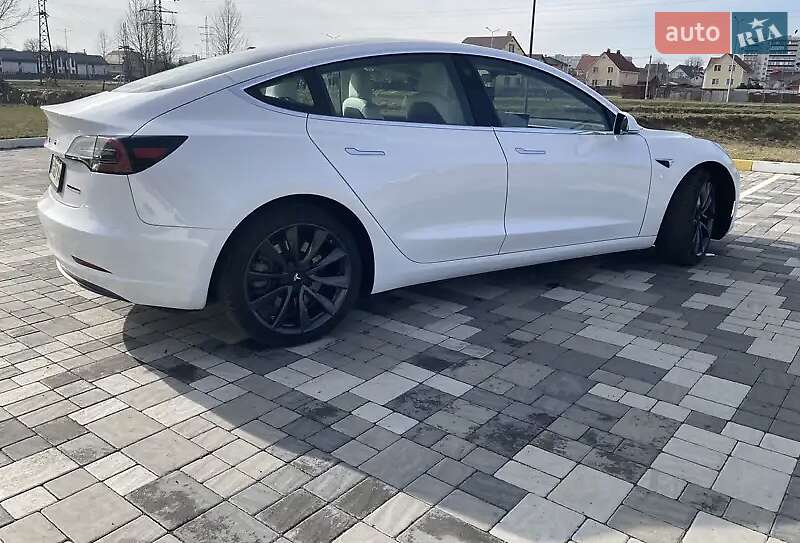Седан Tesla Model 3 2019 в Білій Церкві