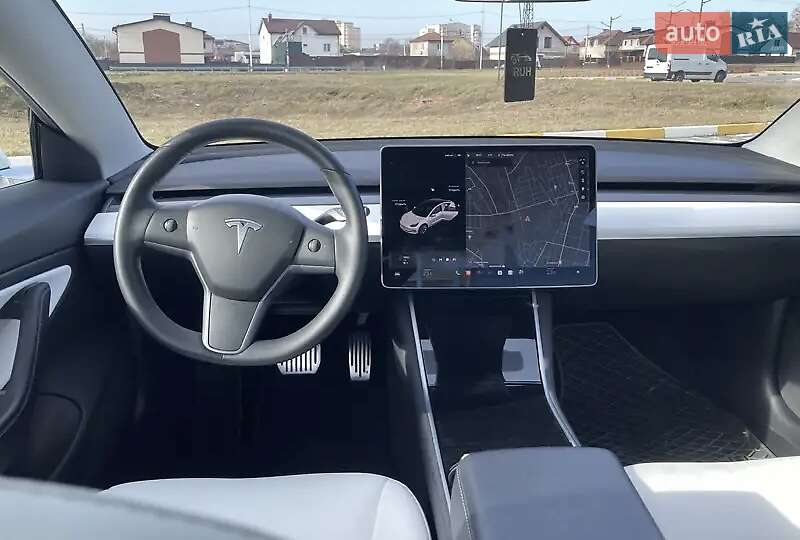 Седан Tesla Model 3 2019 в Білій Церкві