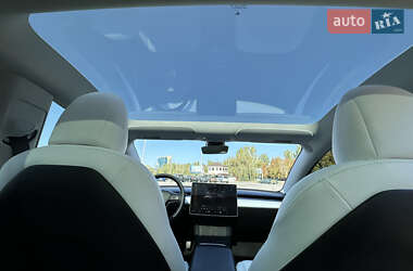 Седан Tesla Model 3 2022 в Запорожье