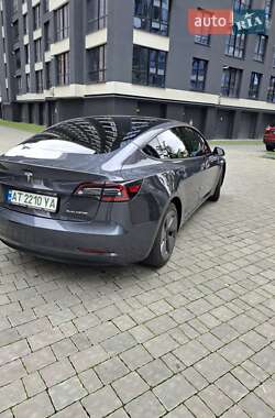 Седан Tesla Model 3 2020 в 