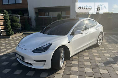 Седан Tesla Model 3 2021 в Стрию