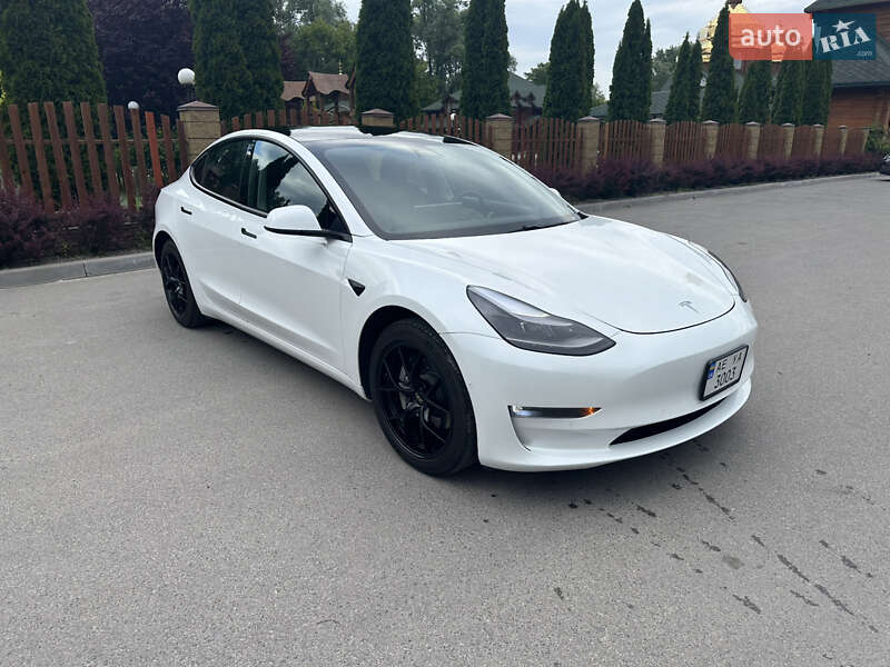 Седан Tesla Model 3 2021 в Днепре