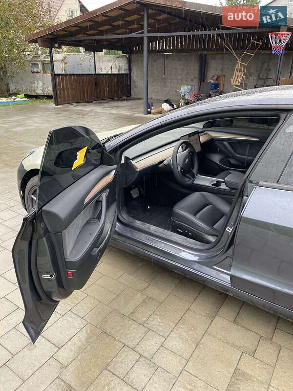 Седан Tesla Model 3 2023 в Києві