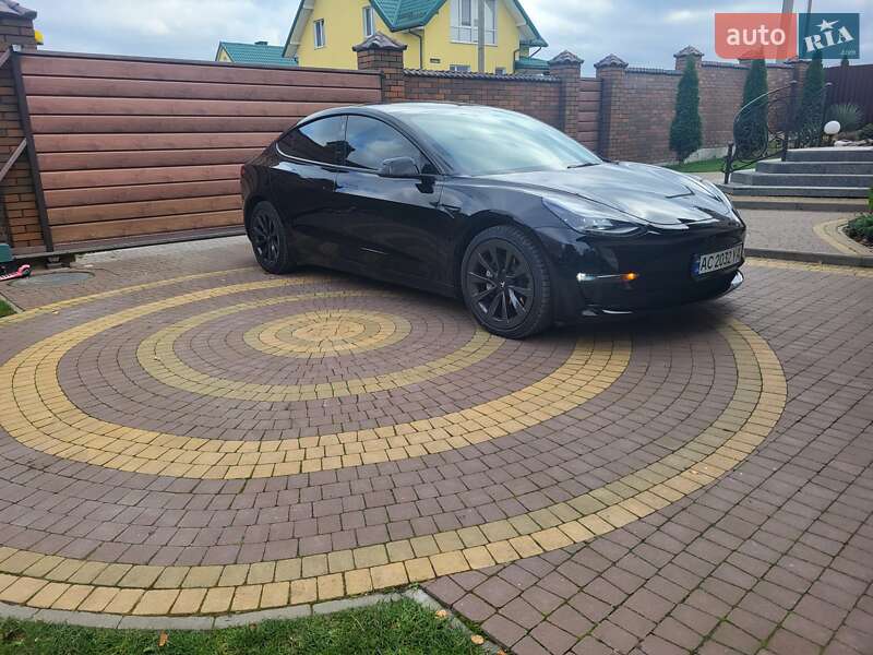 Седан Tesla Model 3 2021 в Луцьку