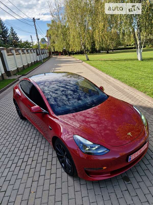 Седан Tesla Model 3 2021 в Рівному