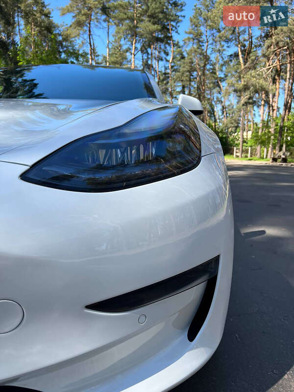 Седан Tesla Model 3 2021 в Черкасах