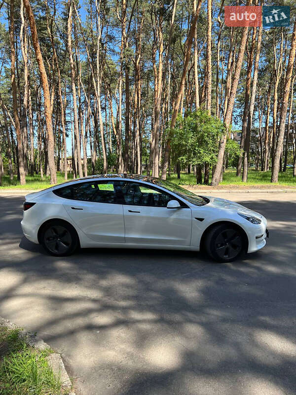 Седан Tesla Model 3 2021 в Черкасах