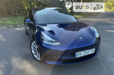 Седан Tesla Model 3 2020 в Рівному