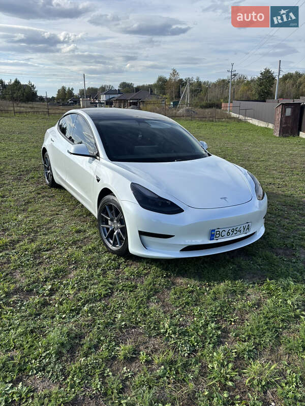 Tesla Model 3 2022