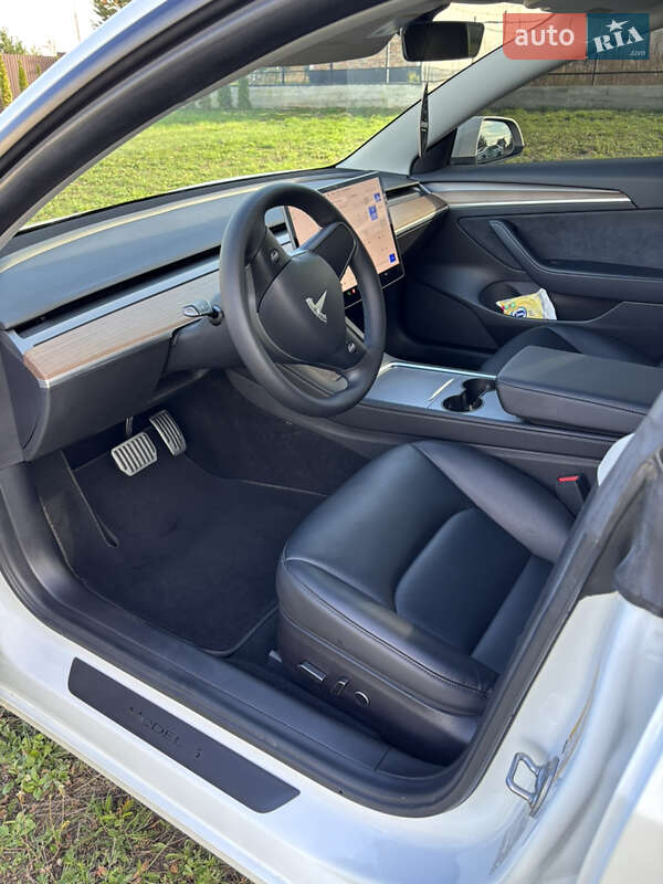 Седан Tesla Model 3 2022 в Львове фото 10 Седан Tesla Model 3 2022 в Львове