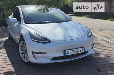 Седан Tesla Model 3 2019 в Івано-Франківську