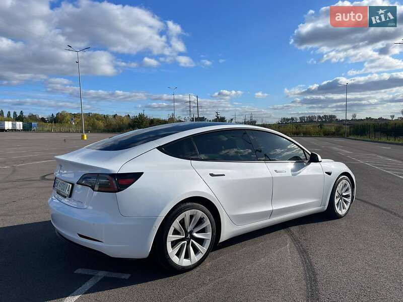 Седан Tesla Model 3 2021 в Рівному