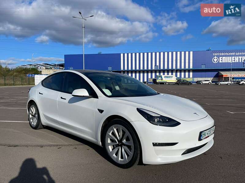 Tesla Model 3 2021