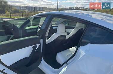 Седан Tesla Model 3 2021 в 