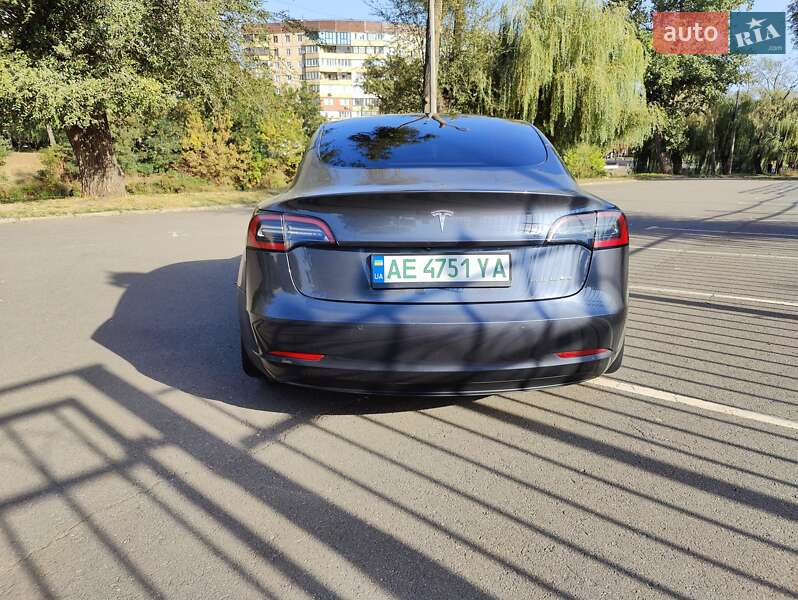 Седан Tesla Model 3 2022 в Кривом Роге