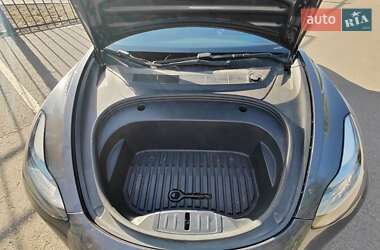 Седан Tesla Model 3 2022 в Кривом Роге