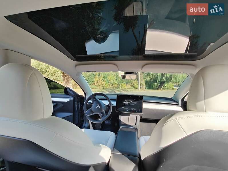 Седан Tesla Model 3 2022 в Кривом Роге