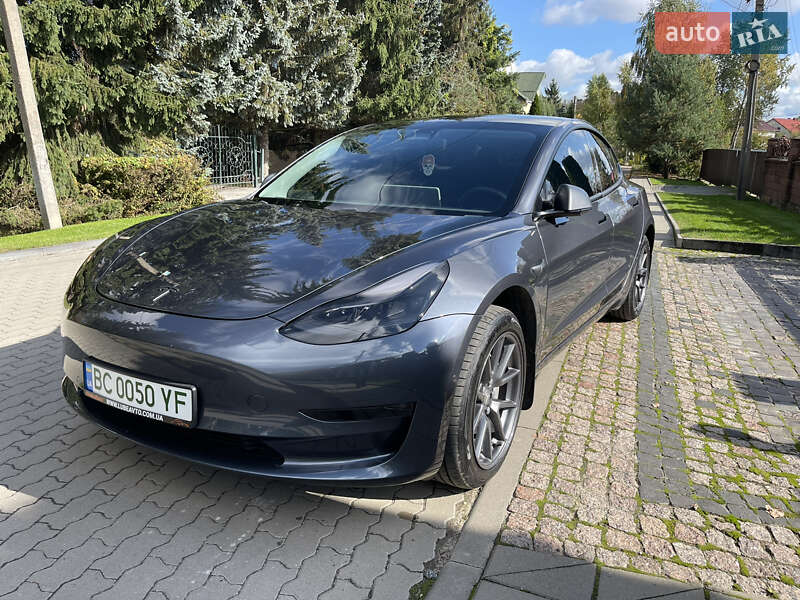 Седан Tesla Model 3 2020 в Львове