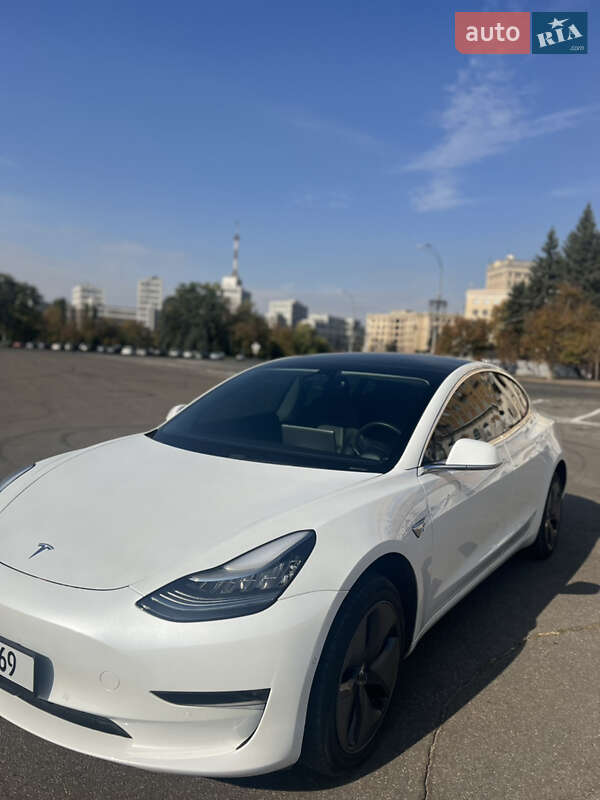 Седан Tesla Model 3 2020 в Харькове