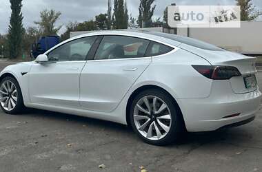 Седан Tesla Model 3 2019 в 