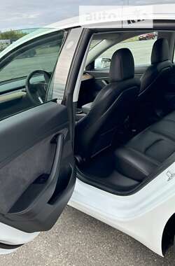 Седан Tesla Model 3 2019 в 