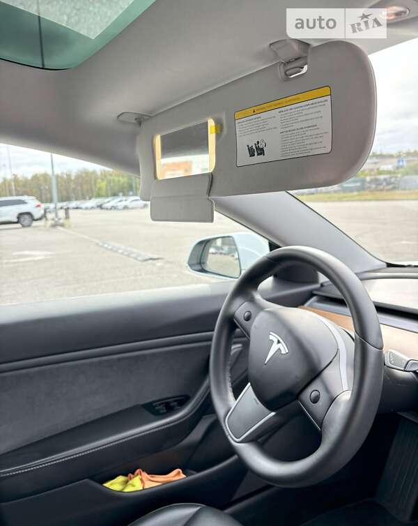 Седан Tesla Model 3 2019 в Києві
