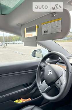 Седан Tesla Model 3 2019 в 