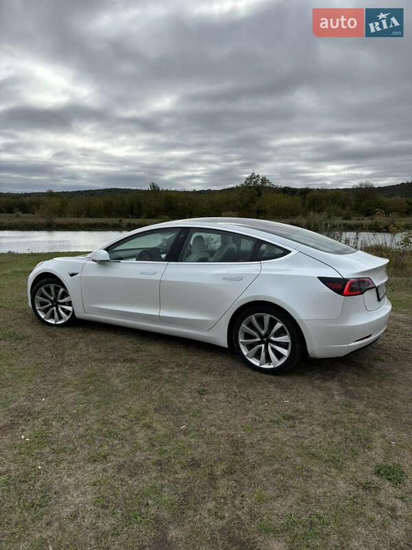 Седан Tesla Model 3 2019 в Білій Церкві