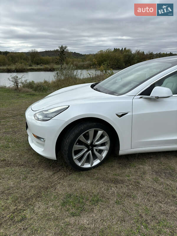 Седан Tesla Model 3 2019 в Білій Церкві