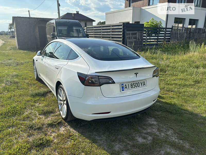 Седан Tesla Model 3 2019 в Киеве