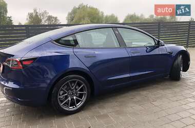 Седан Tesla Model 3 2023 в Львові