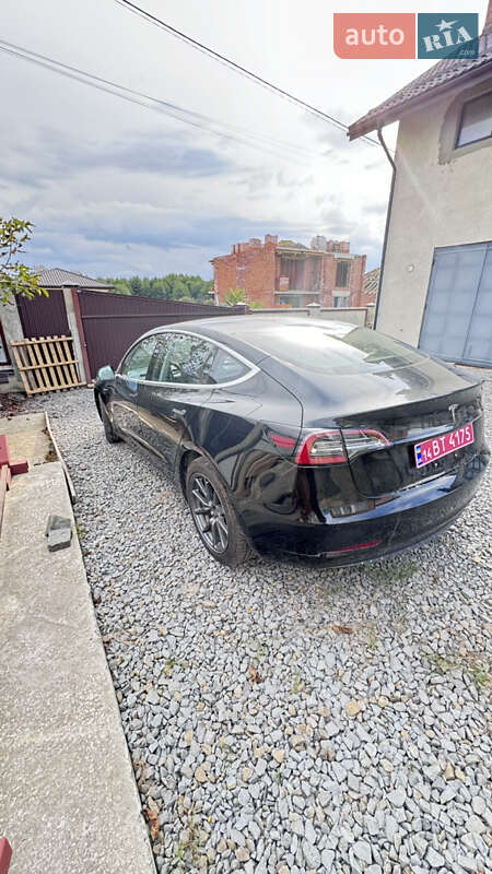 Седан Tesla Model 3 2018 в Чернигове