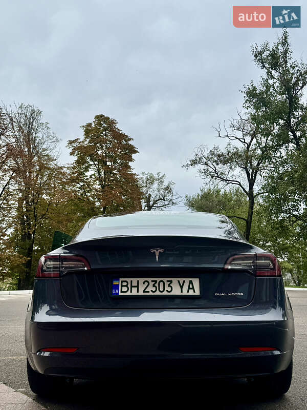 Седан Tesla Model 3 2019 в Одесі