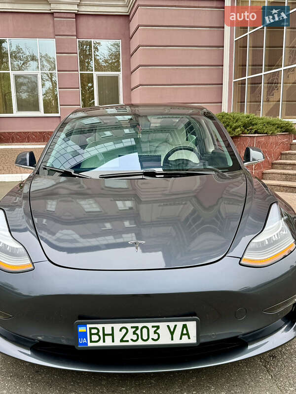 Седан Tesla Model 3 2019 в Одесі