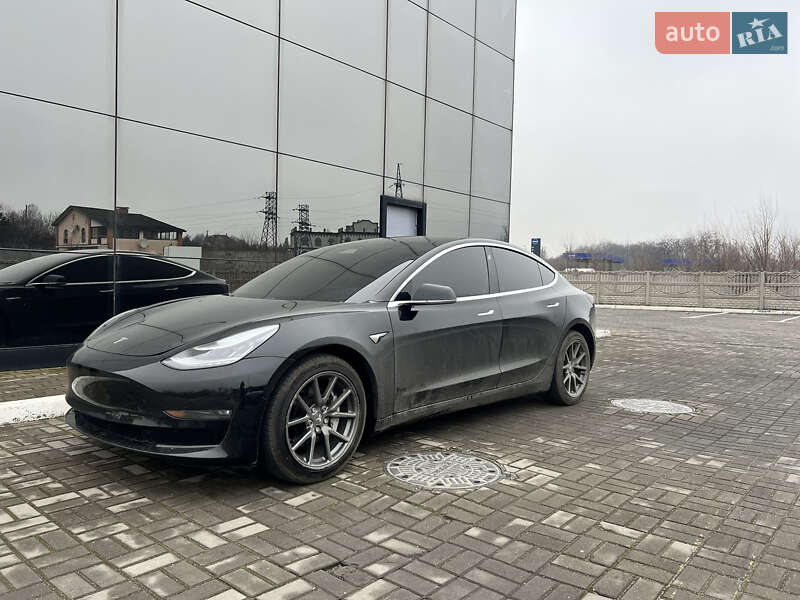 Седан Tesla Model 3 2020 в Запоріжжі