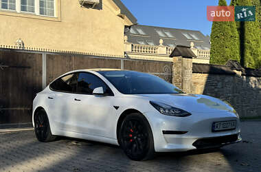 Седан Tesla Model 3 2022 в 
