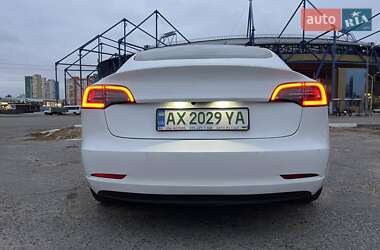 Седан Tesla Model 3 2018 в 