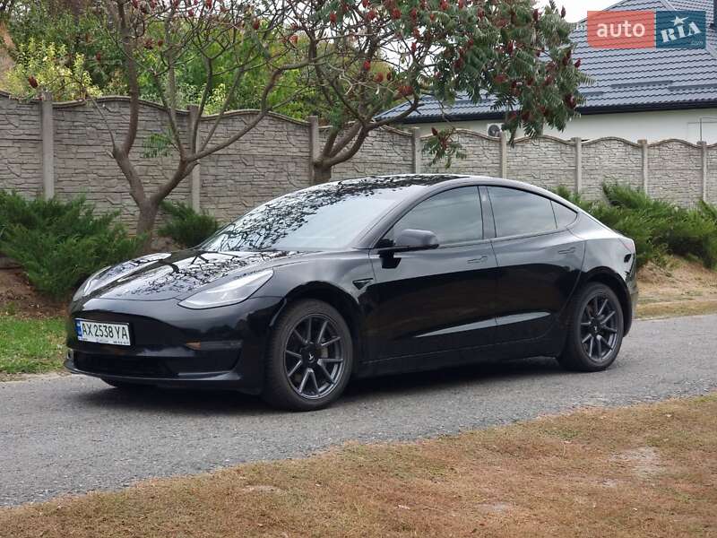 Седан Tesla Model 3 2021 в Харкові